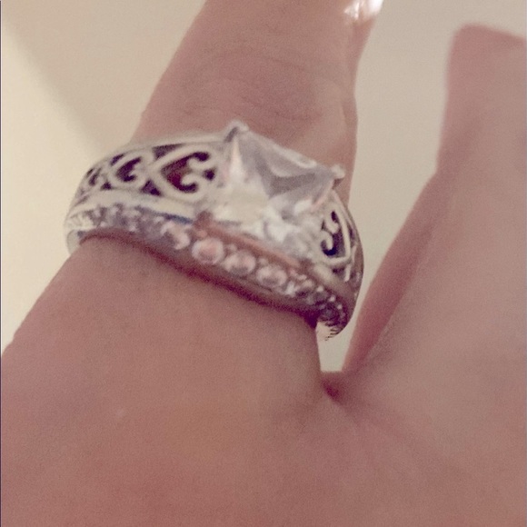 Sterling silver Princess cut sz 7 beautiful ring! - Picture 4 of 7